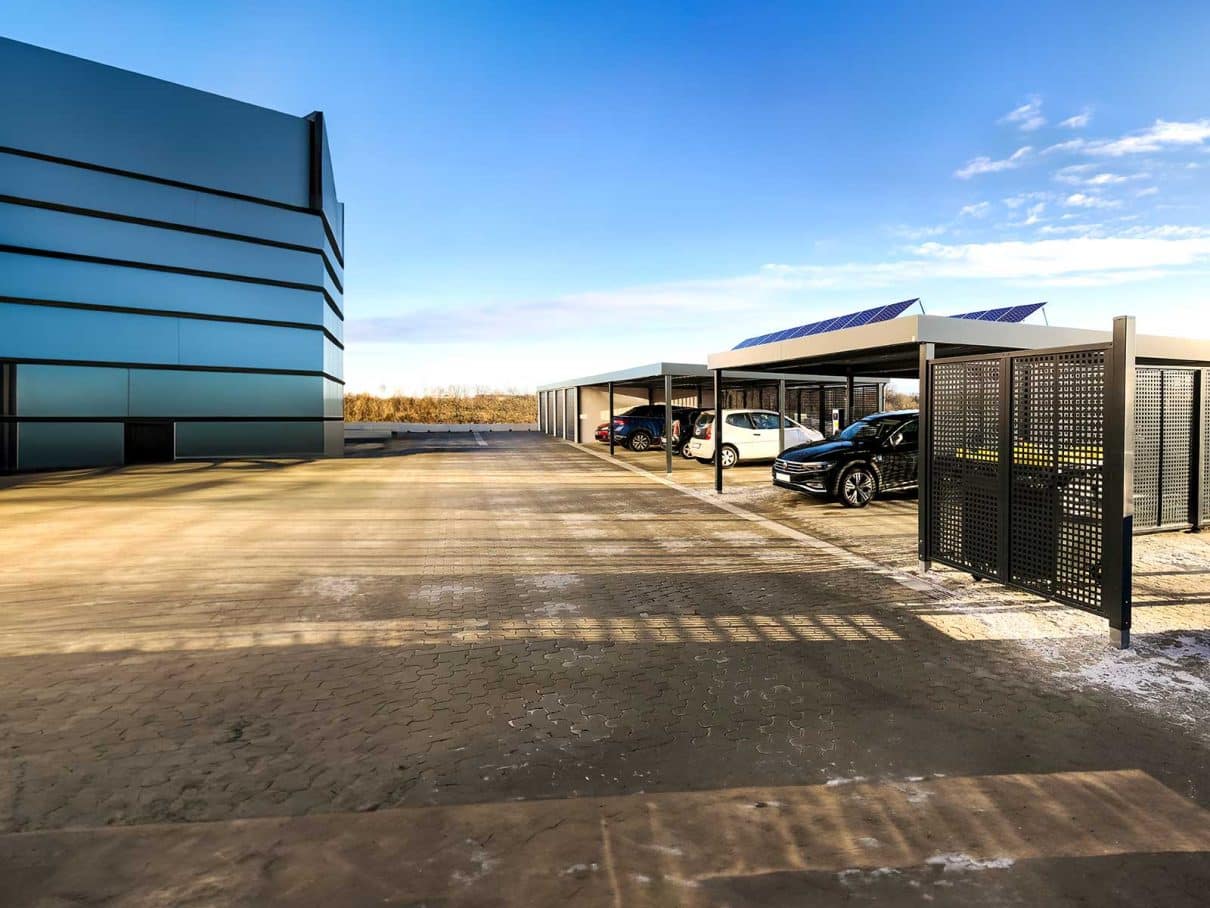 Parkplatzüberdachung mit Photovoltaik