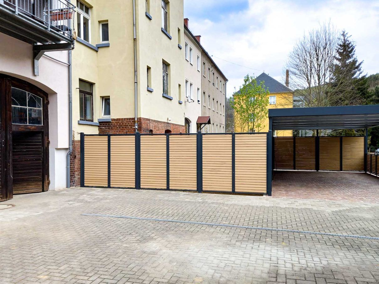 Sichtschutzzaun in Verlängerung an Siebau Carport inkl. Wandverkleidung