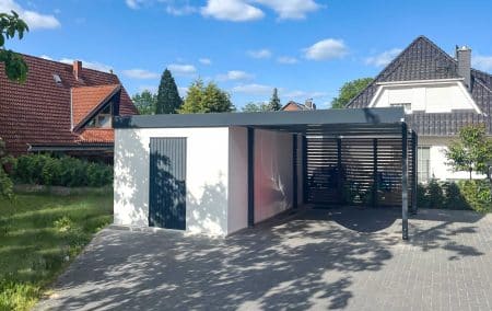 Stahlcarport mit Geräteschuppen seitlich