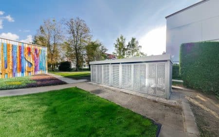 Fahrradeinhausung mit Sichtschutz Quadratlochung